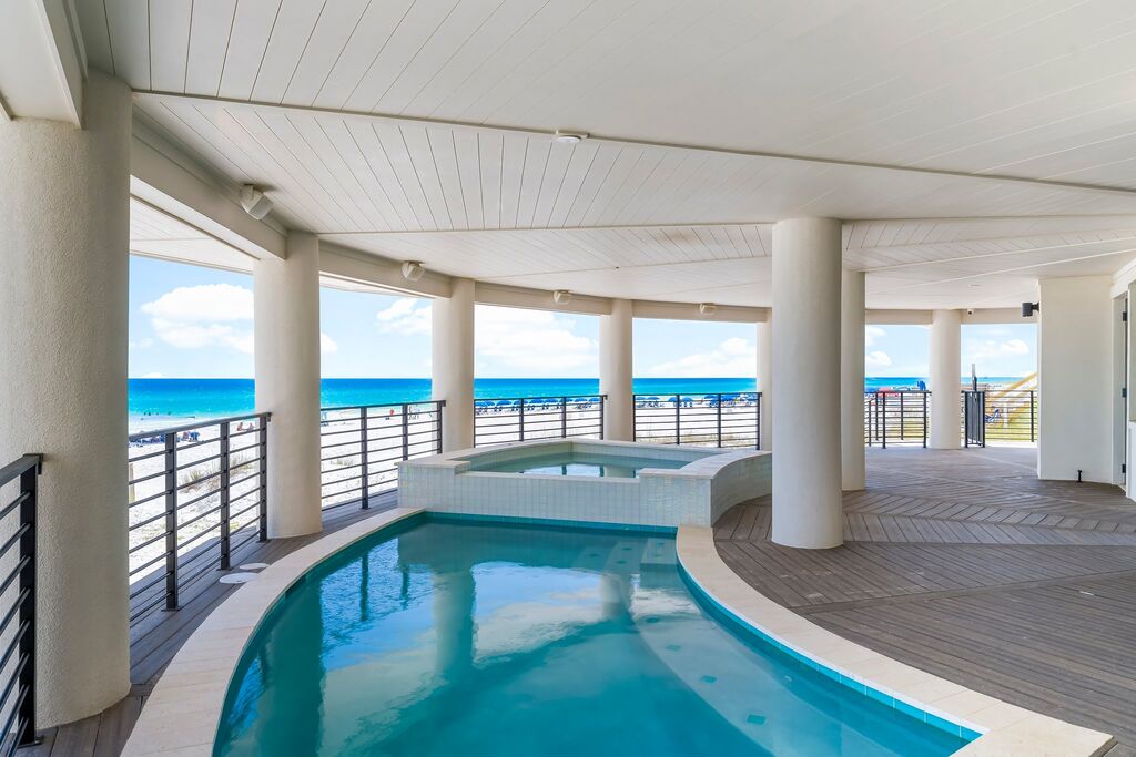 8 House vacation rental located in Destin 1