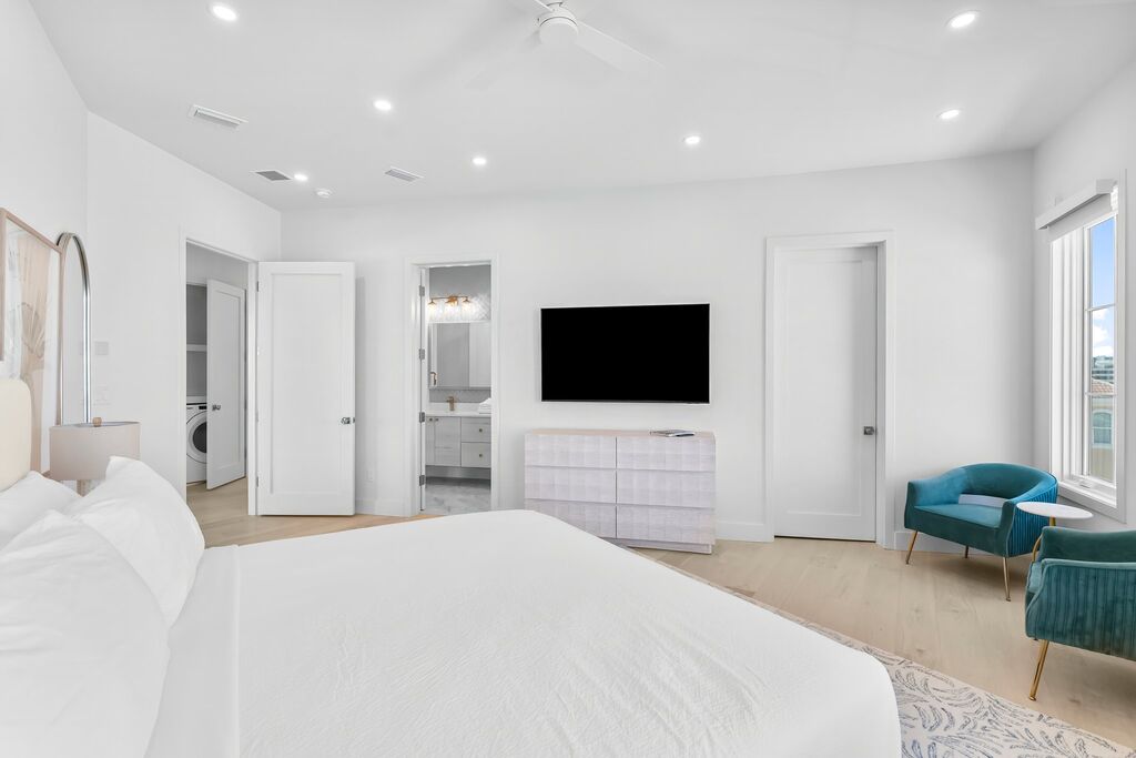 8 House vacation rental located in Destin 1