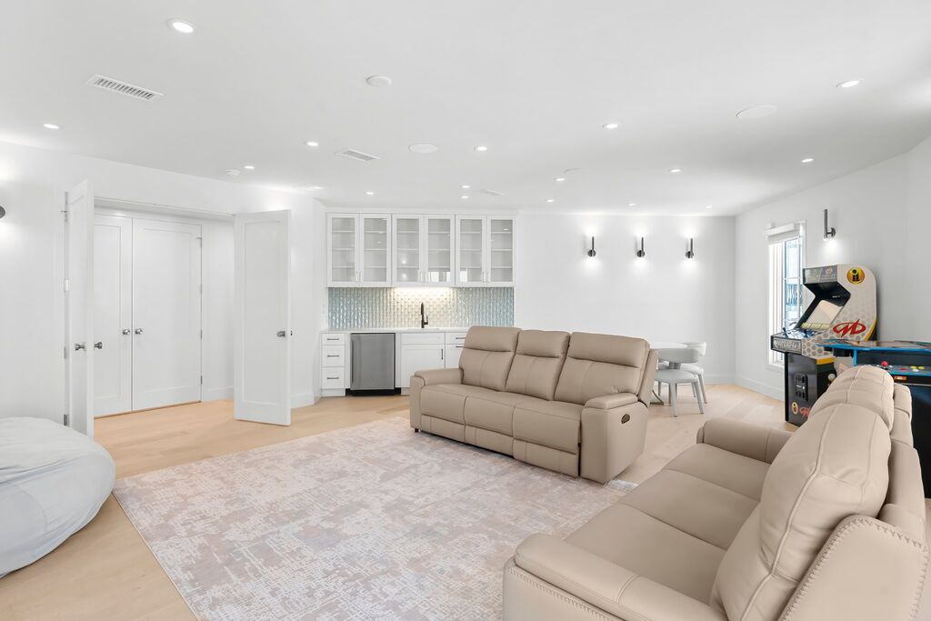 8 House vacation rental located in Destin 1