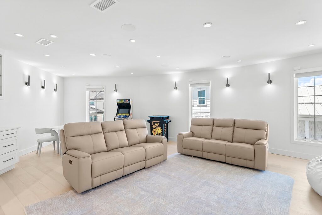 8 House vacation rental located in Destin 1