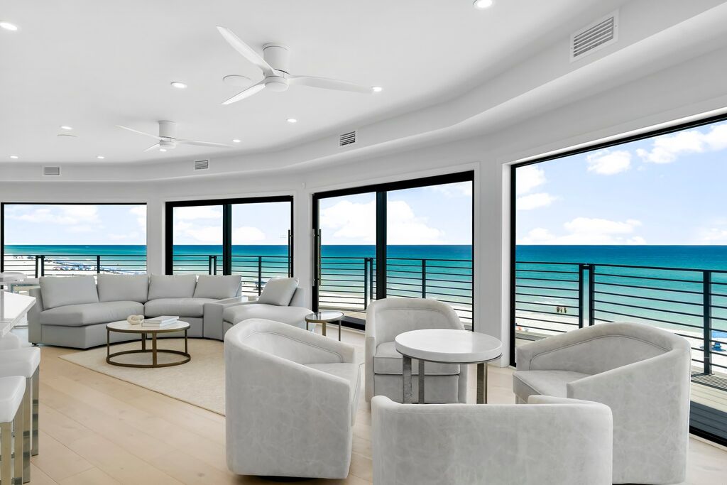 8 House vacation rental located in Destin 1