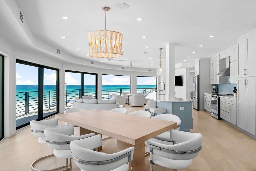 8 House vacation rental located in Destin 1