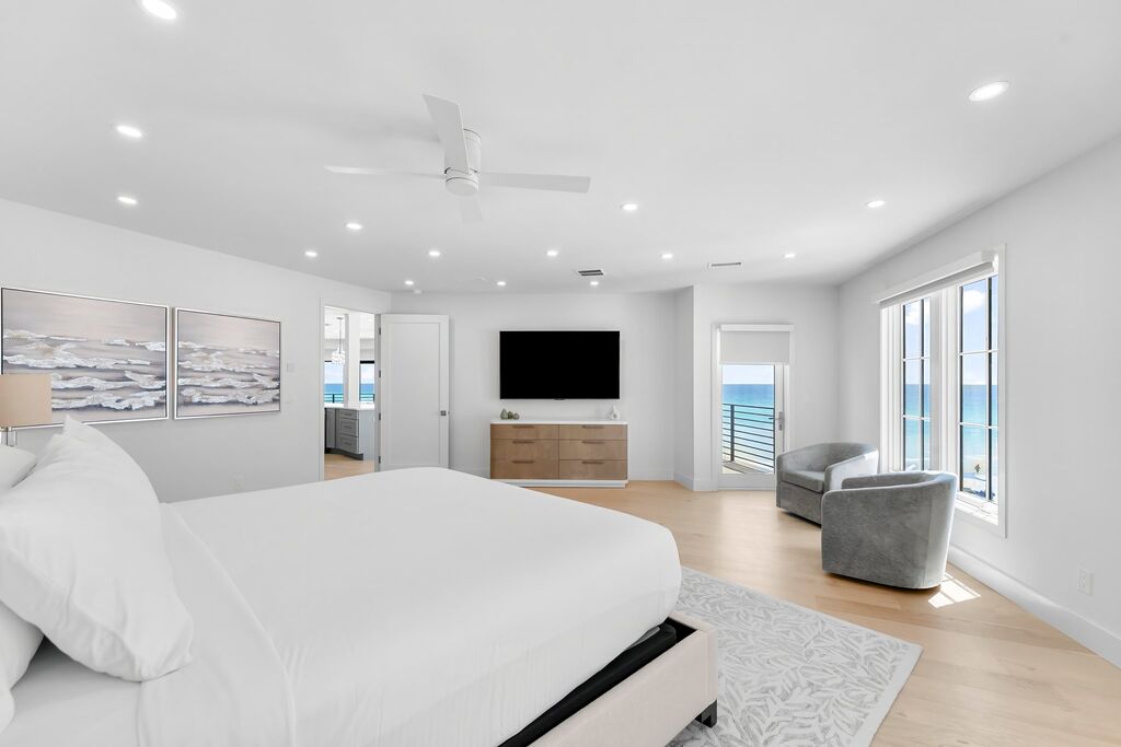 8 House vacation rental located in Destin 1