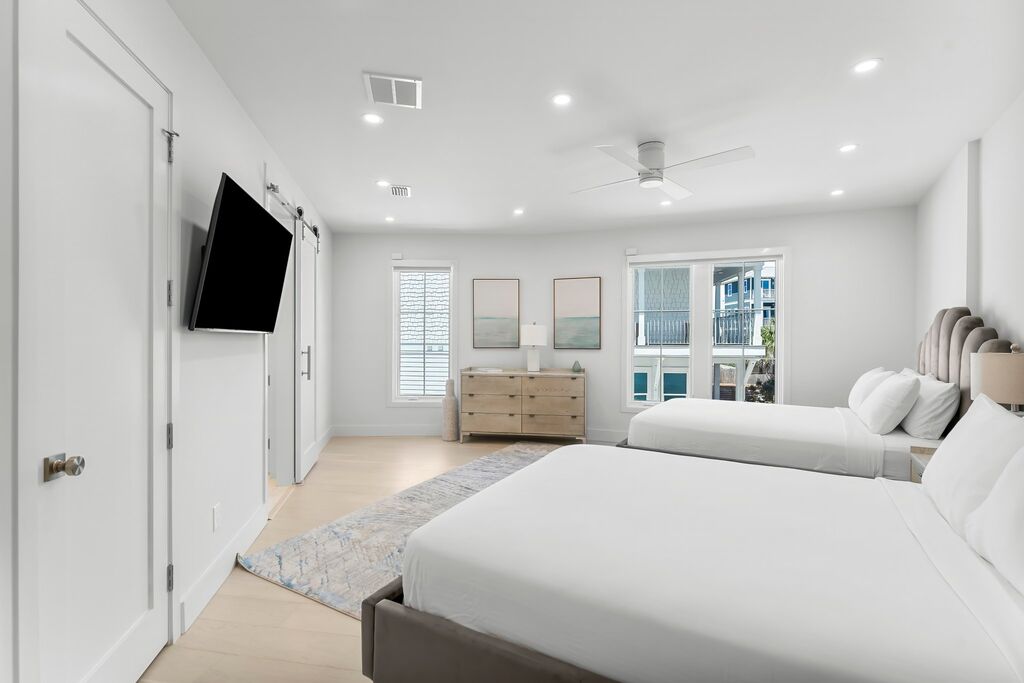 8 House vacation rental located in Destin 1