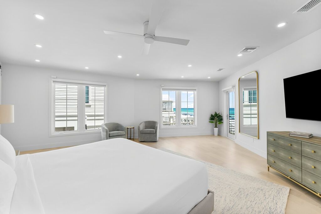 8 House vacation rental located in Destin 1