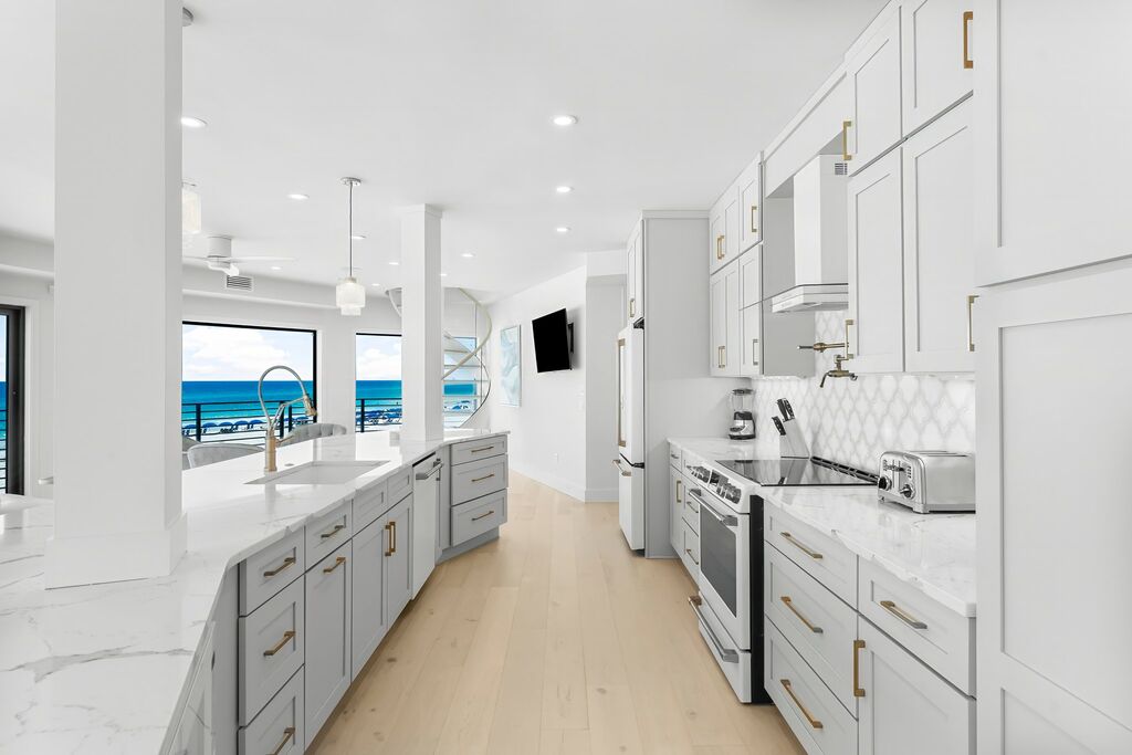 8 House vacation rental located in Destin 1