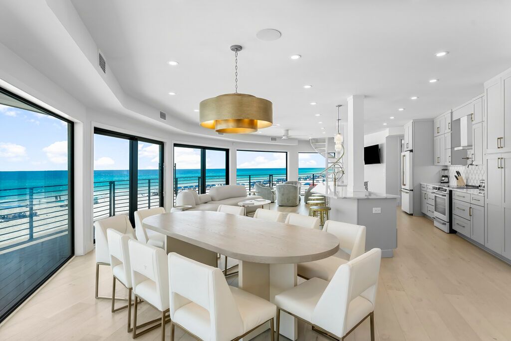 8 House vacation rental located in Destin 1