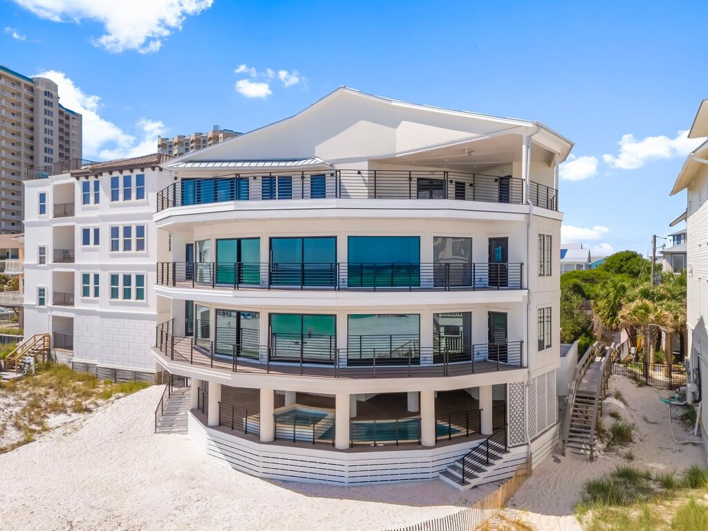 8 House vacation rental located in Destin 1