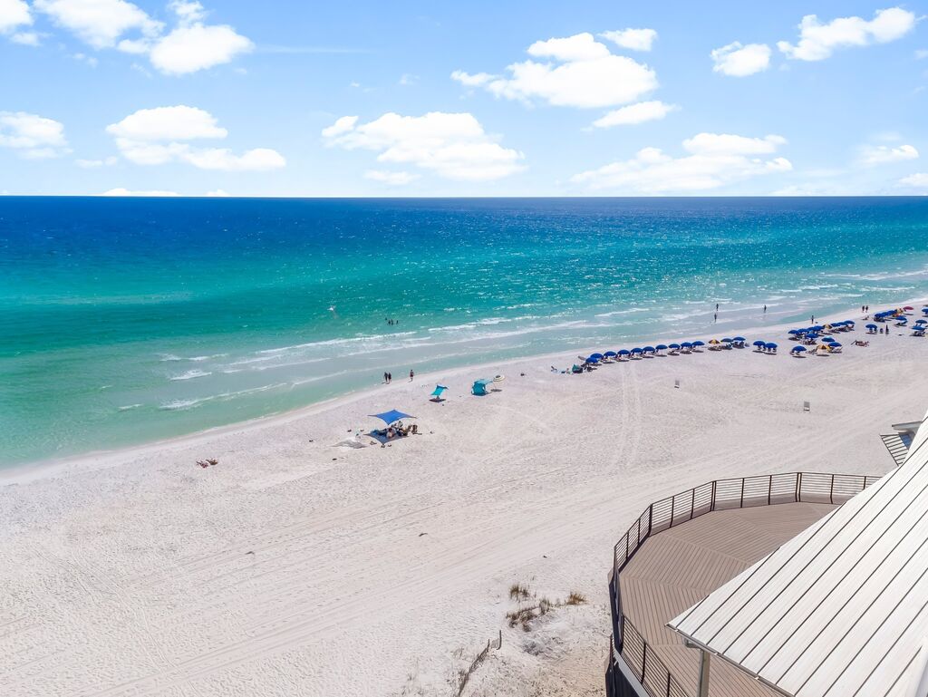 8 House vacation rental located in Destin 1
