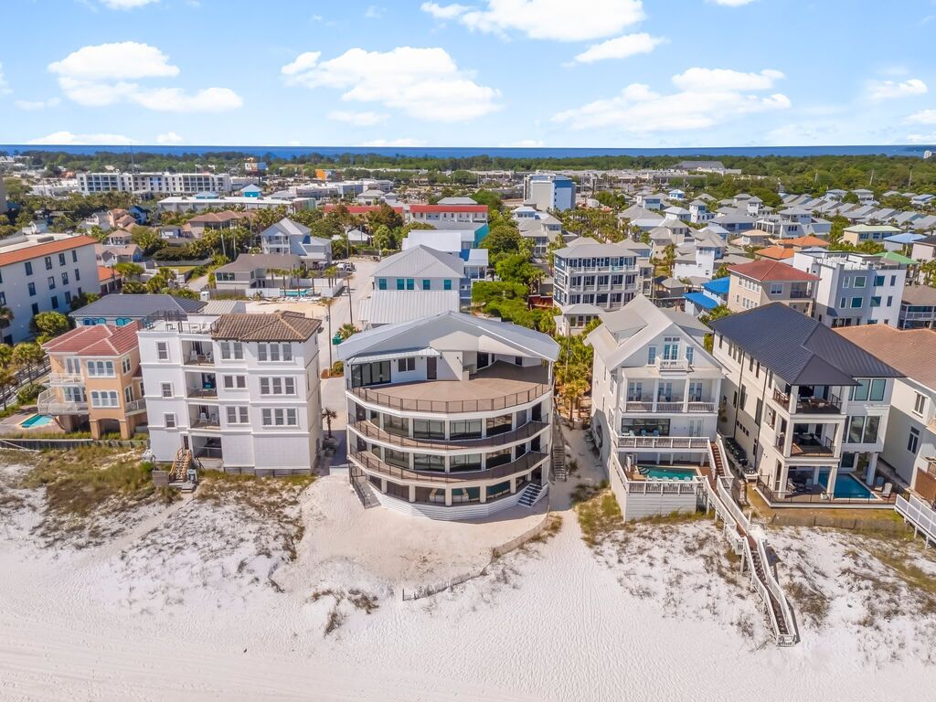 8 House vacation rental located in Destin 1