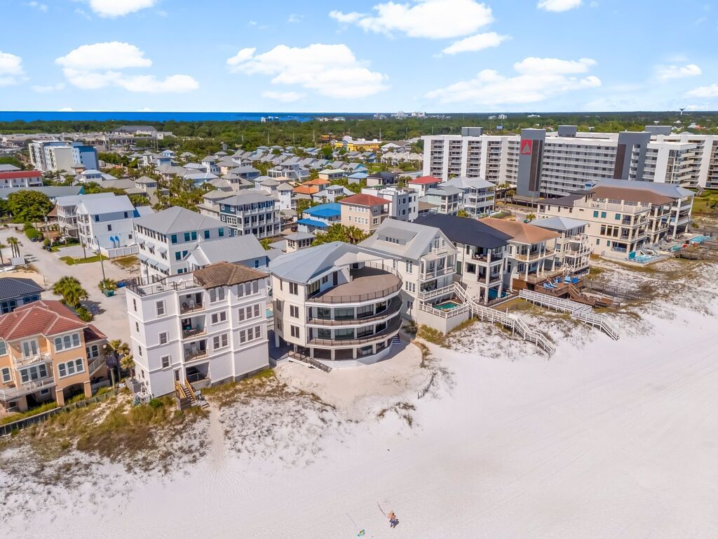 8 House vacation rental located in Destin 1