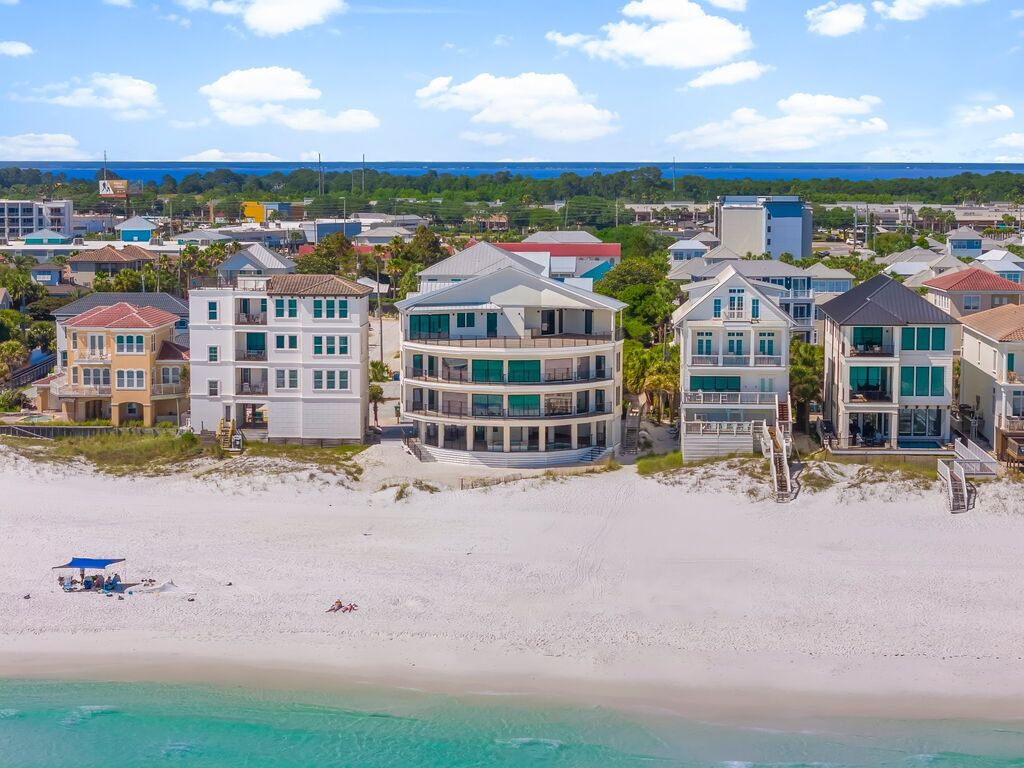 8 House vacation rental located in Destin 1