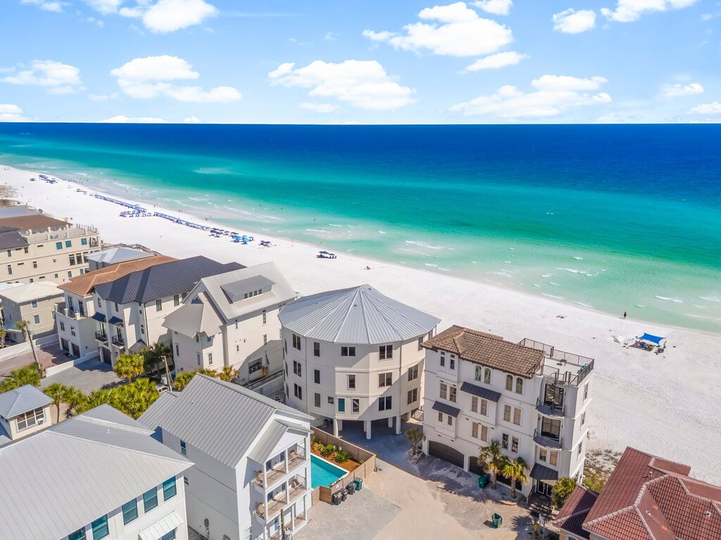 8 House vacation rental located in Destin 1