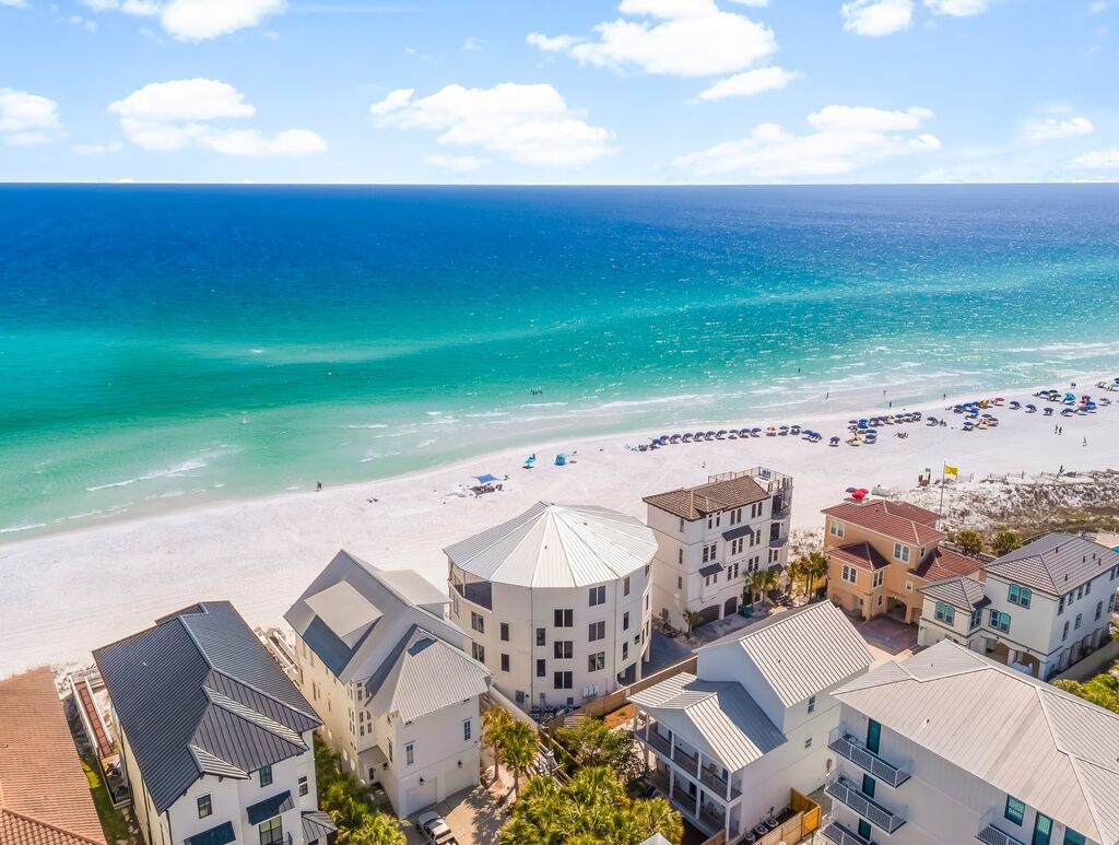 8 House vacation rental located in Destin 1