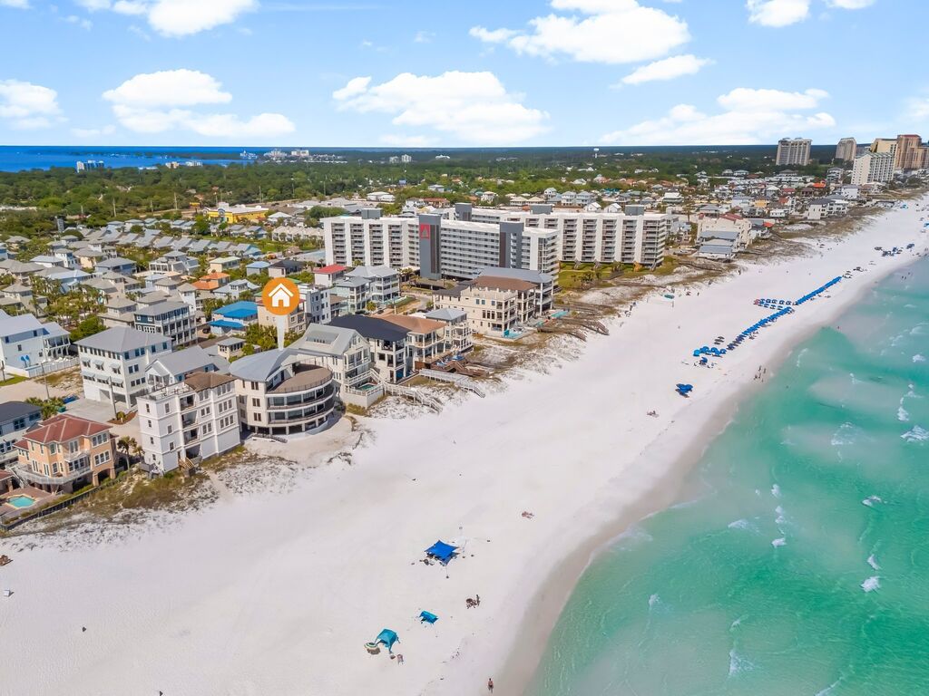 8 House vacation rental located in Destin 1