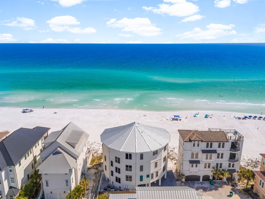 8 House vacation rental located in Destin 1
