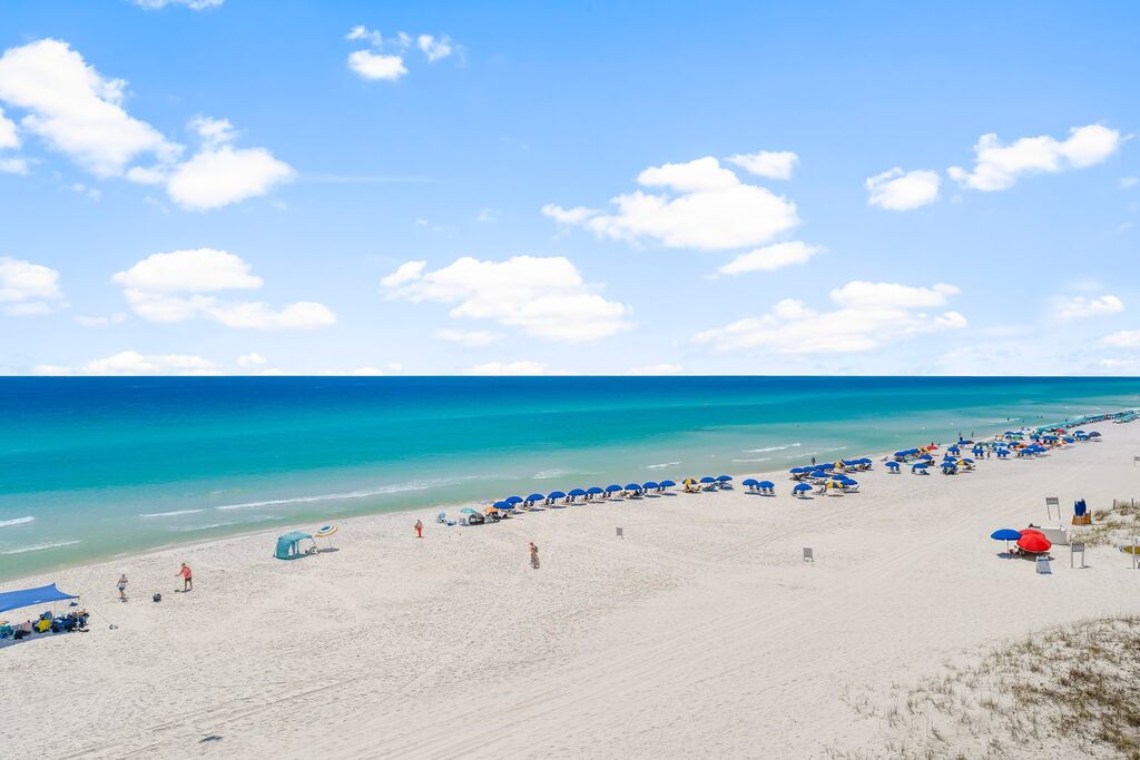 8 House vacation rental located in Destin 1