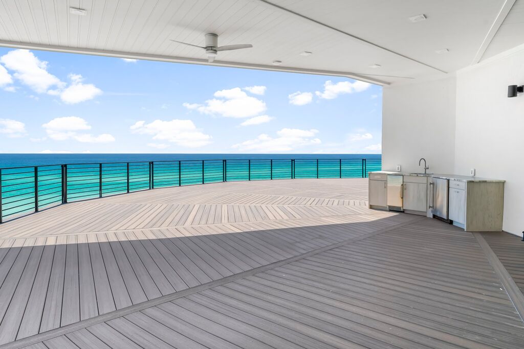 8 House vacation rental located in Destin 1