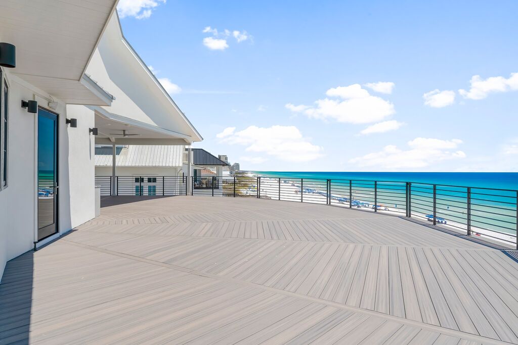 8 House vacation rental located in Destin 1