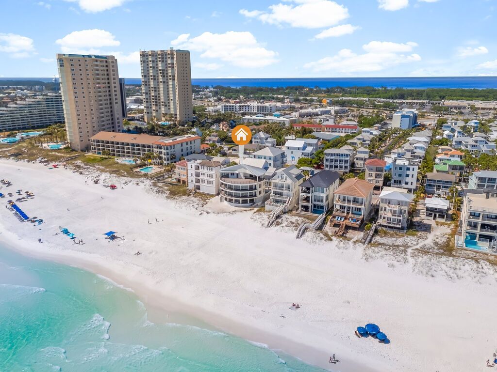 8 House vacation rental located in Destin 1