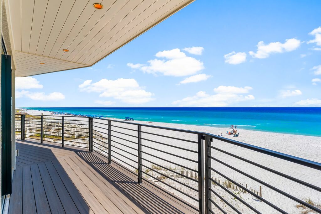8 House vacation rental located in Destin 1