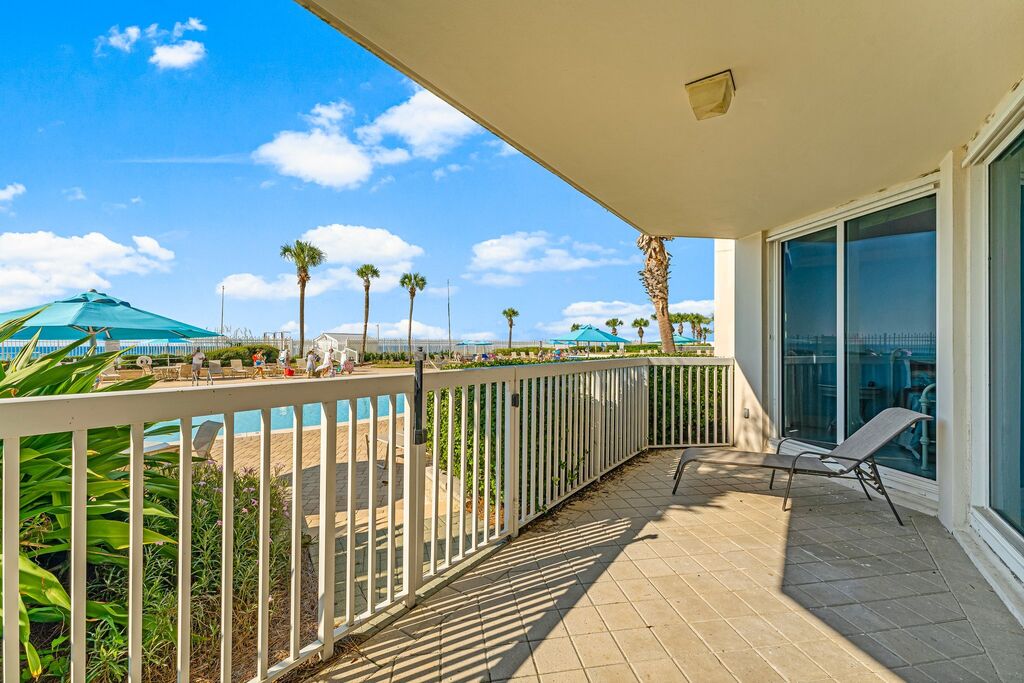 3 Condominium vacation rental located in Destin 1