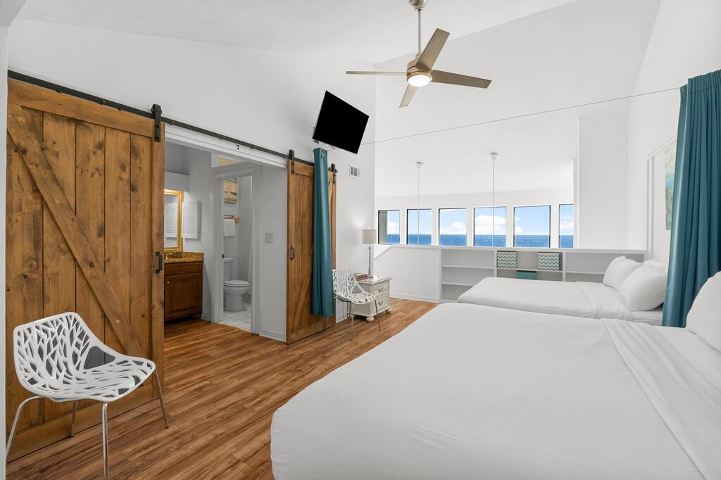 4 House vacation rental located in Destin 1