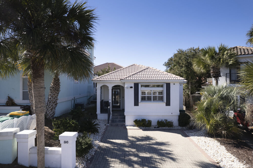 3 House vacation rental located in Destin 1