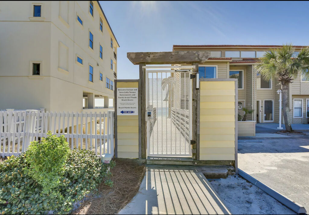 3 House vacation rental located in Destin 1