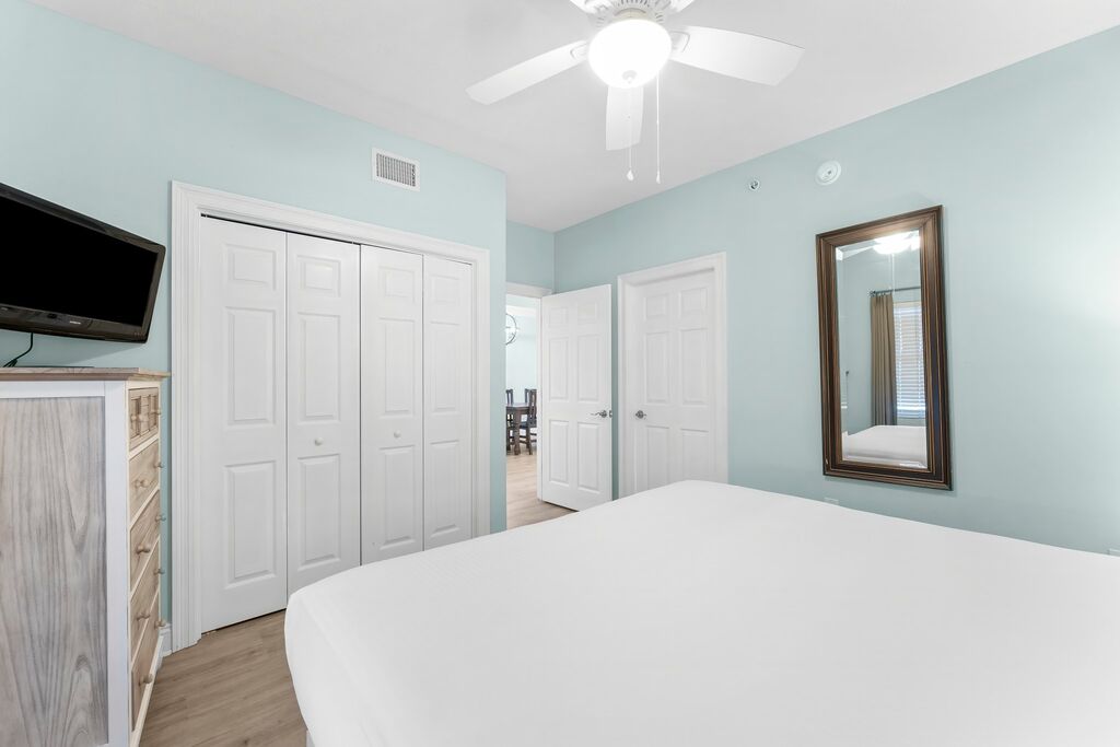 2 Condominium vacation rental located in Panama City Beach 1