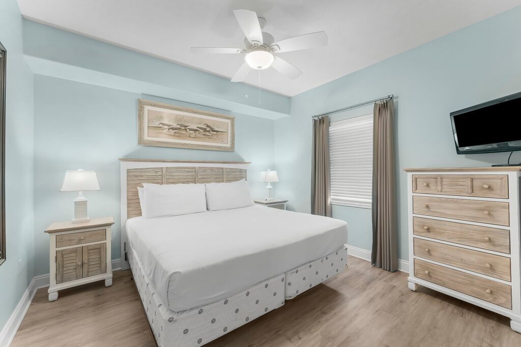 2 Condominium vacation rental located in Panama City Beach 1