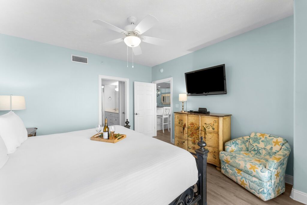 2 Condominium vacation rental located in Panama City Beach 1
