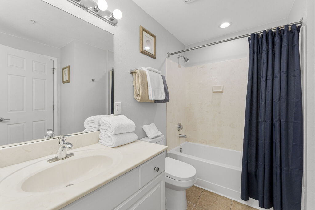 3 Condominium vacation rental located in Panama City Beach 1