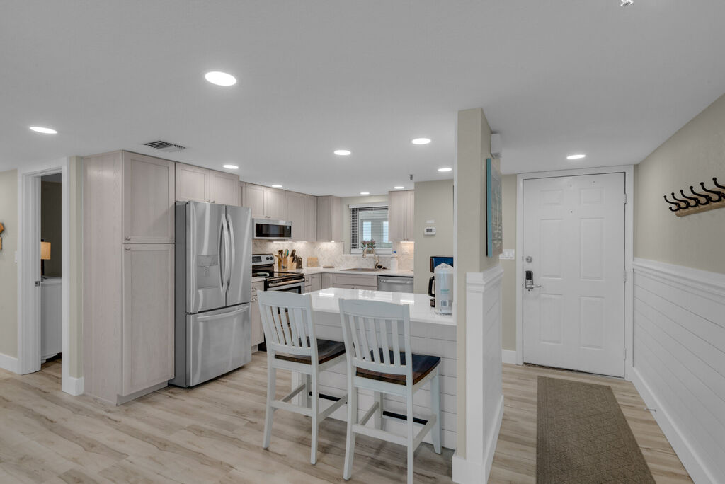 2 Condominium vacation rental located in Panama City Beach 1