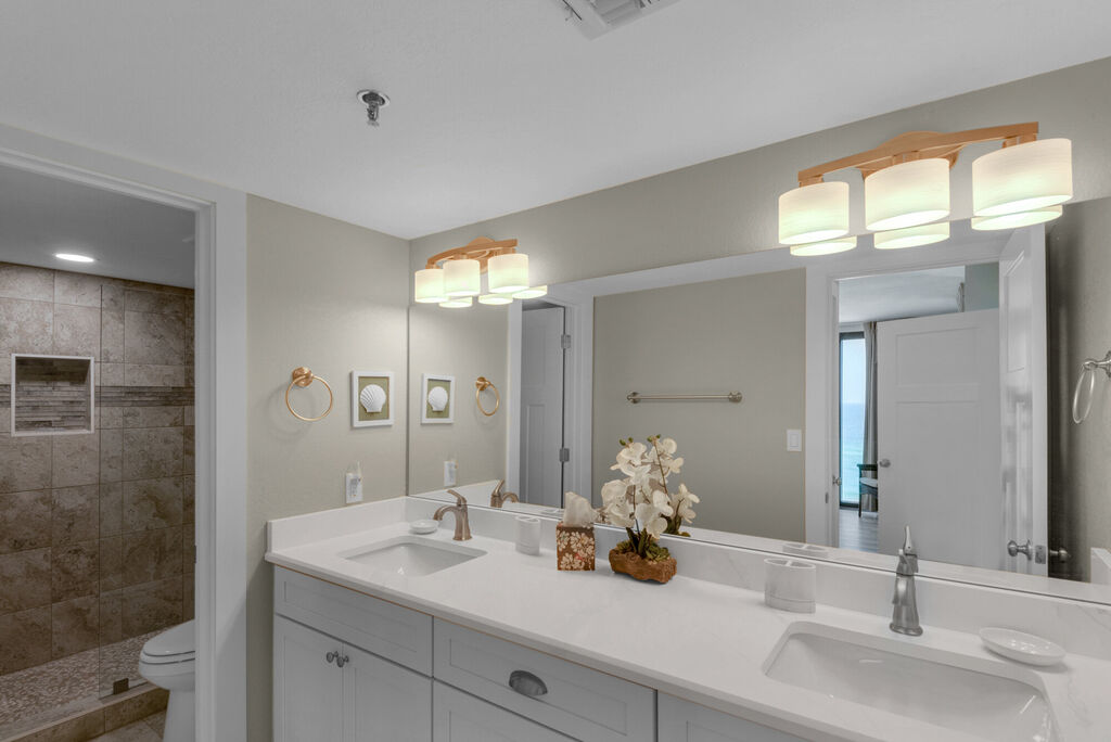 2 Condominium vacation rental located in Panama City Beach 1